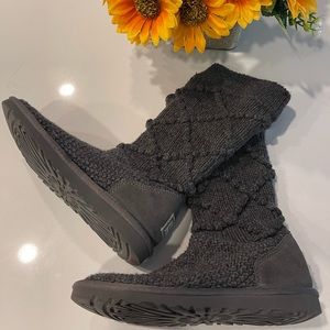 NWOT UGG Knit Boots
